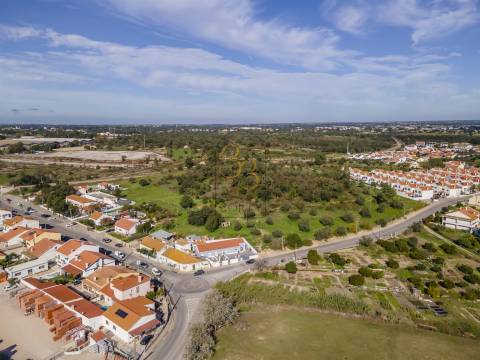 Oportunidade Única Para Investidores! Lote de Terreno Urbano com PIP aprovado, Setúbal
