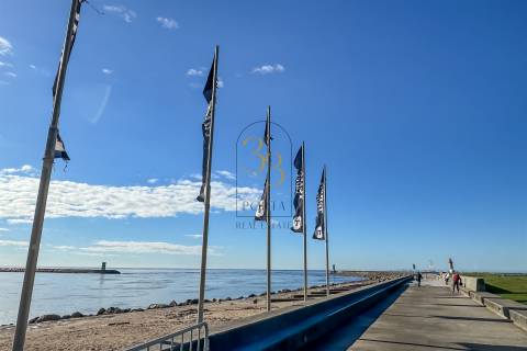 Fantástica Moradia T3 com Logradouro Foz do Douro - Porto