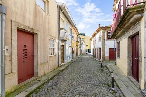 Fantástica Moradia T3 com Logradouro Foz do Douro - Porto