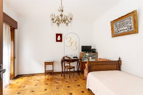 Fantástica Moradia T3 com Logradouro Foz do Douro - Porto