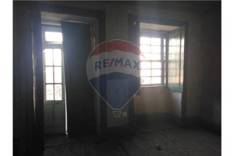 Moradia T0 para venda