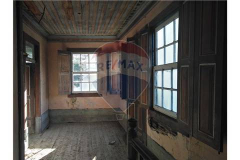 Moradia T0 para venda