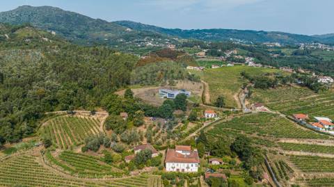 Moradia T4 para venda