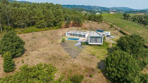 Moradia T4 para venda