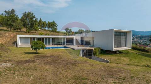 Moradia T4 para venda