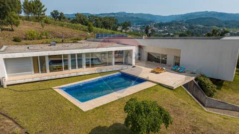 Moradia T4 para venda