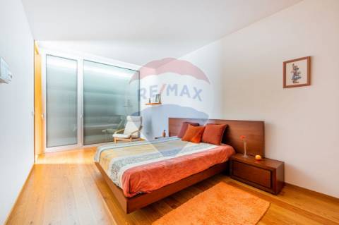 Moradia T4 para venda