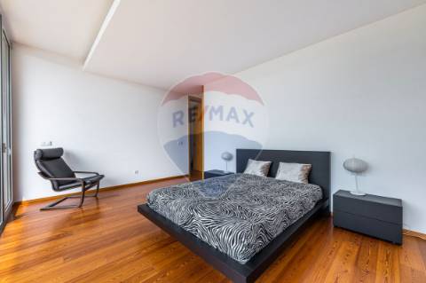 Moradia T4 para venda