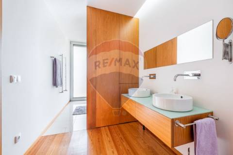 Moradia T4 para venda