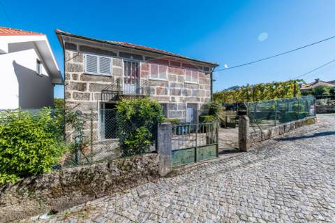 Moradia T4 para venda