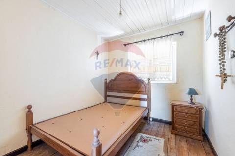 Moradia T4 para venda