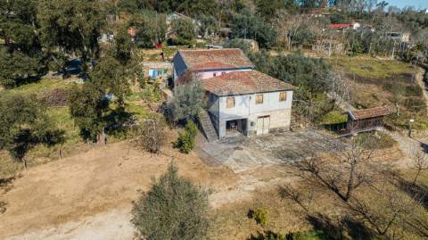 Moradia T4 para venda