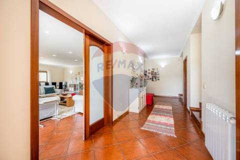 Moradia T4 para venda