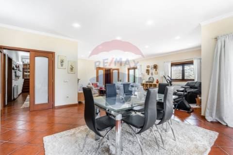 Moradia T4 para venda