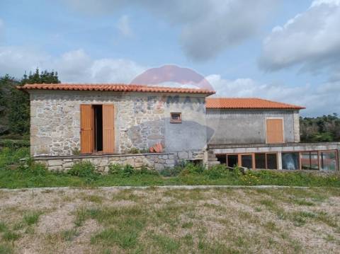 Moradia T4 para venda