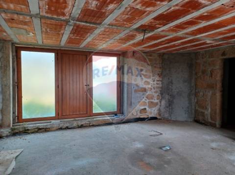 Moradia T4 para venda