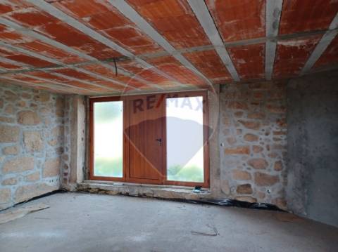 Moradia T4 para venda