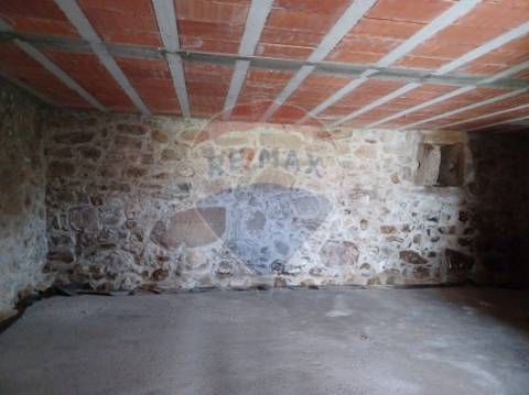 Moradia T4 para venda