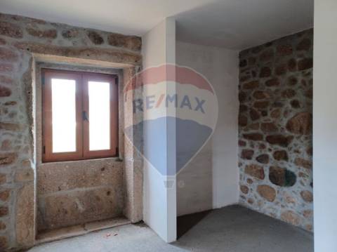 Moradia T4 para venda