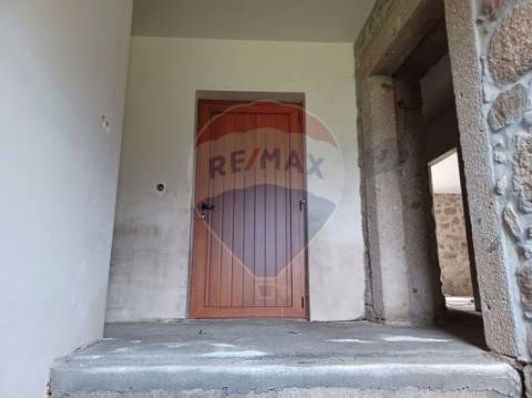 Moradia T4 para venda