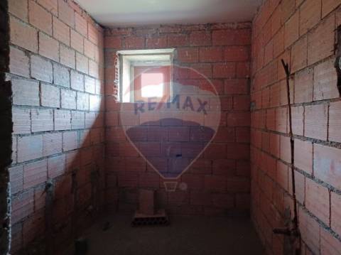 Moradia T4 para venda