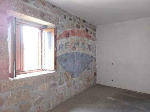 Moradia T4 para venda