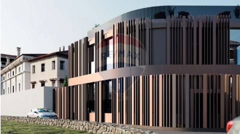 Hotel T21 para venda