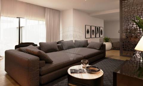 Moradia T4 para venda