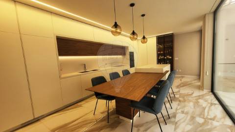 Moradia T4 para venda