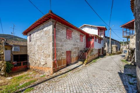 Moradia T4 para venda