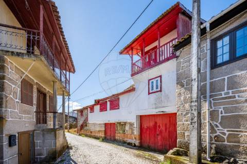 Moradia T4 para venda