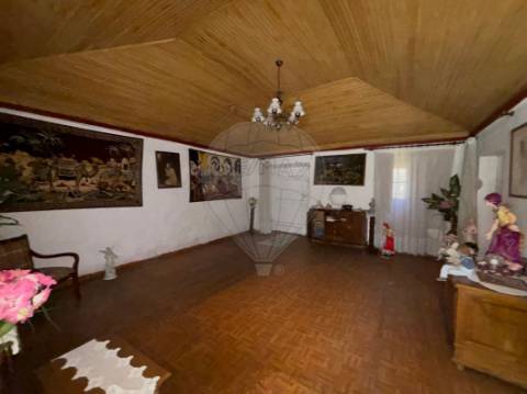 Moradia T4 para venda