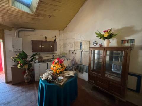 Moradia T4 para venda