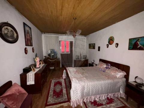 Moradia T4 para venda