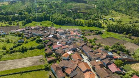 Moradia T4 para venda