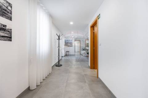 Moradia T4 para venda