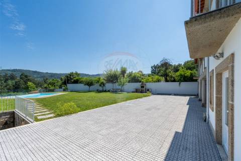 Moradia T4 para venda