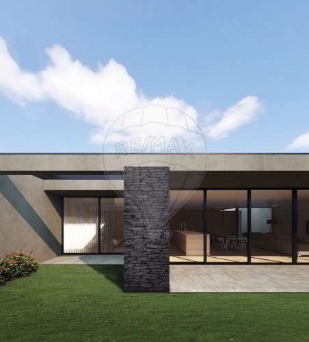 Moradia T4 para venda