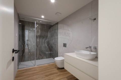 Moradia T4 para venda