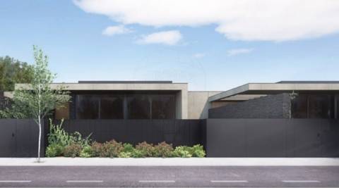 Moradia T4 para venda