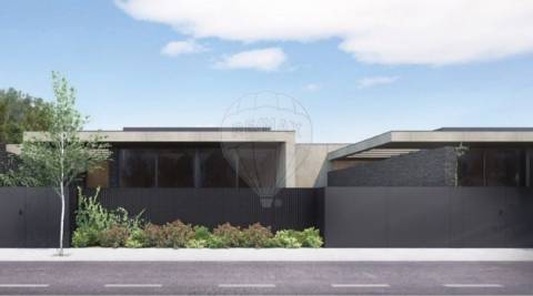 Moradia T4 para venda