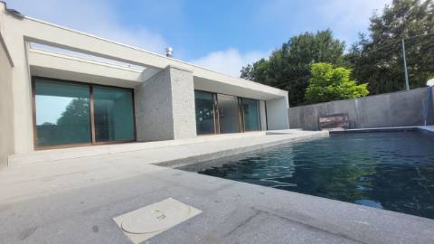 Moradia T4 para venda