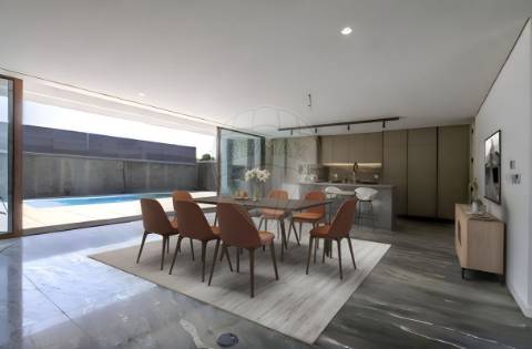 Moradia T4 para venda