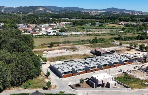 Moradia T4 para venda