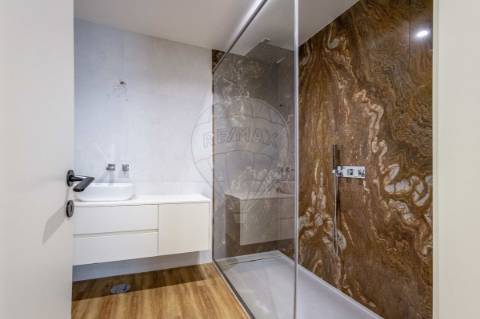 Moradia T4 para venda