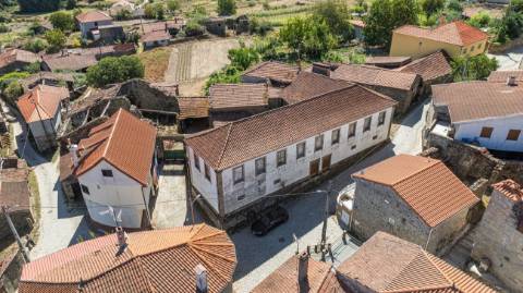 Moradia T4 para venda