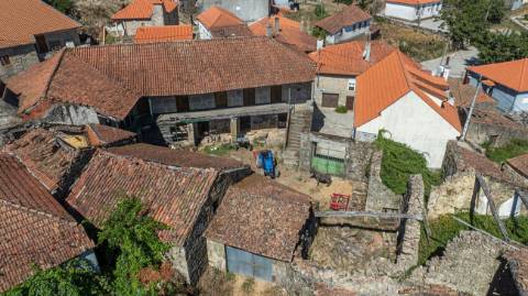 Moradia T4 para venda