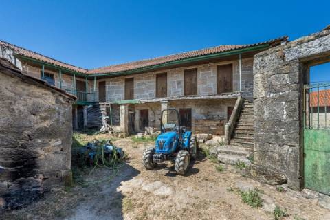 Moradia T4 para venda