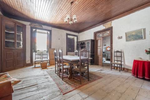 Moradia T4 para venda