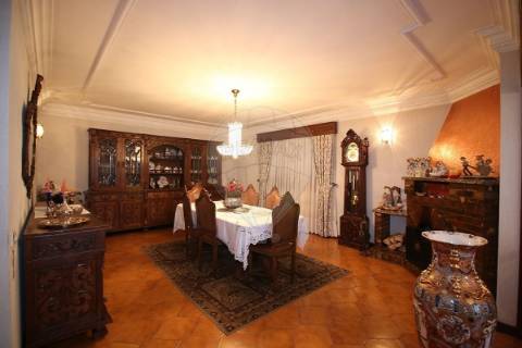 Moradia T5 para venda